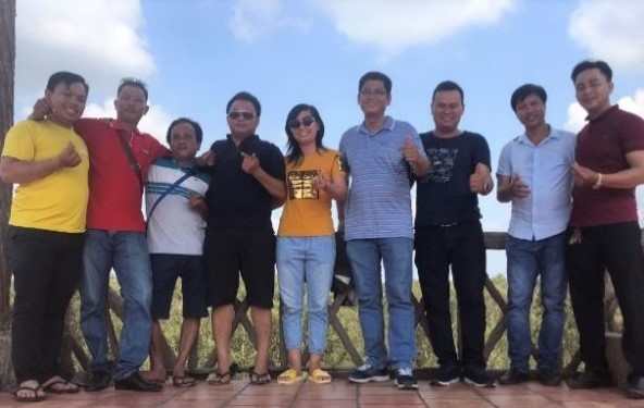 Mr. Hoa (4th from left) and the Sales team of GT Channel – Mekong region during a team-building trip to Tram Chim National Park in Dong Thap Province in late-2019