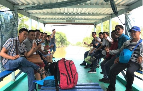 Mr. Hoa (2nd, left row) and his colleagues in the GT-Mekong Sales team during a team-building trip to Ca Mau Province in 2018