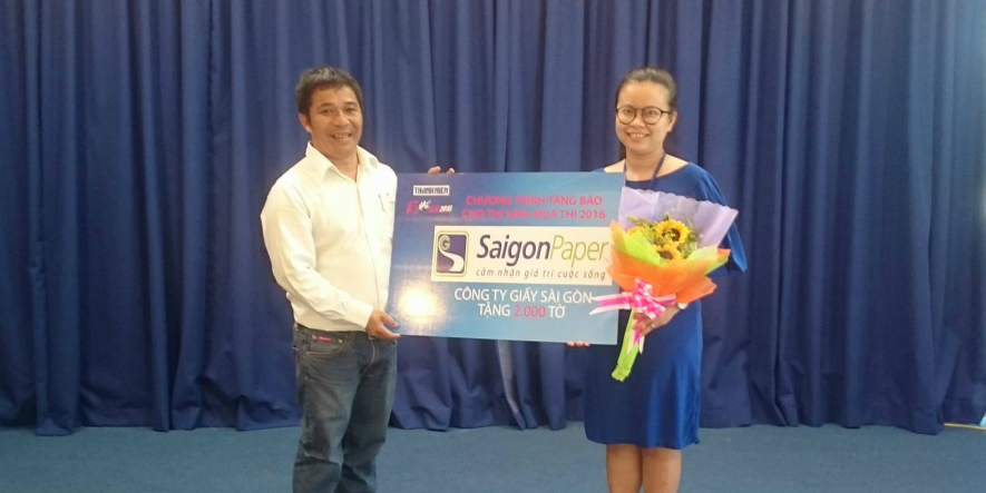 Giấy Sài Gòn tặng báo Thanh Niên cho thí sinh mùa thi 2016